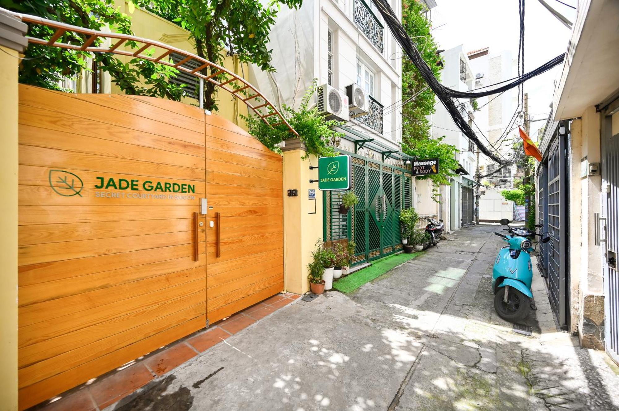 ホテル Jade Garden - Secret Courtyard In Saigon ホーチミン市 エクステリア 写真